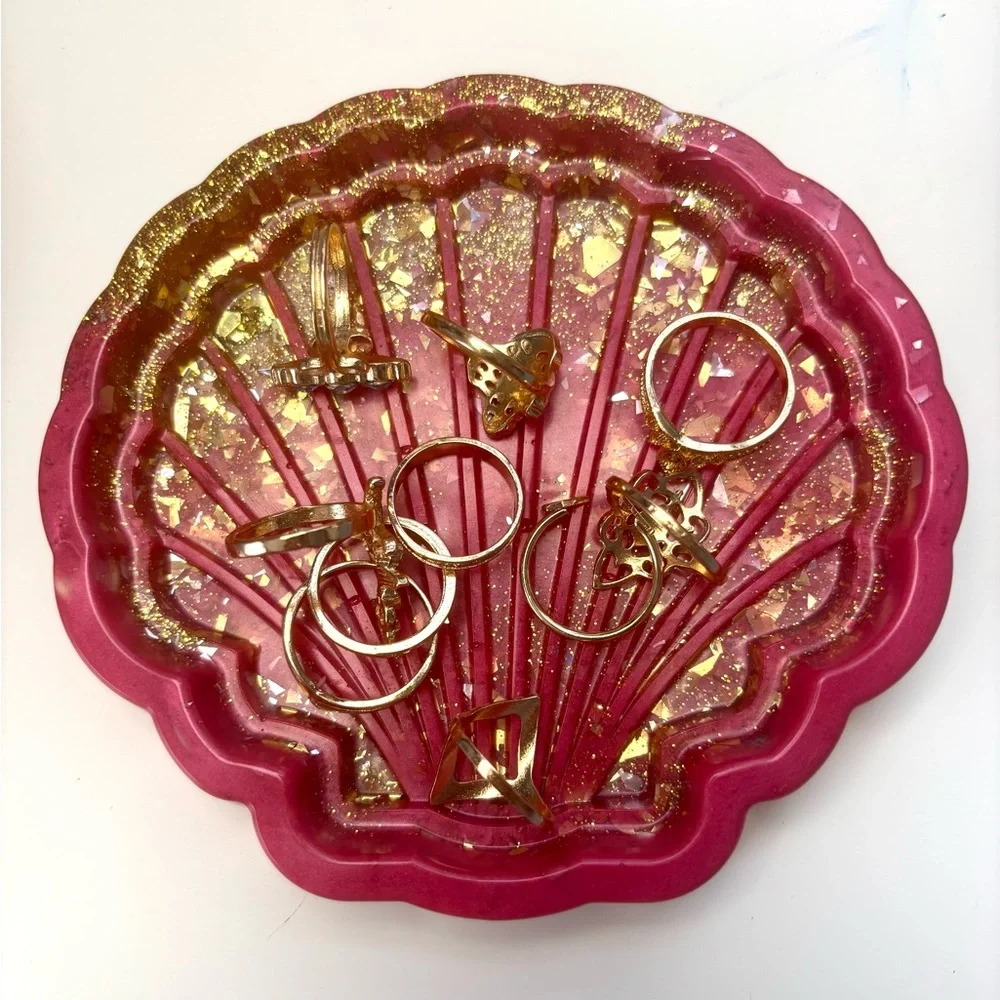 Handcrafted Resin Shell Soap/Trinket Tray.